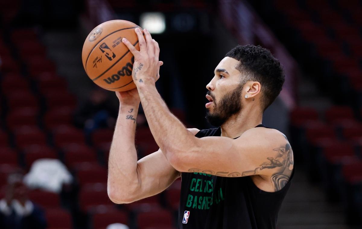 塔图姆连续十五场比赛得分超过反败为胜，曼联不断突破！