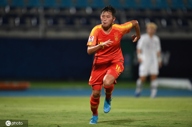 足球巡回赛，江汉玄武队与塞北闪电队强势横扫，VAR改判成焦点！冲刺阶段不容有失的简单介绍开云体育博彩