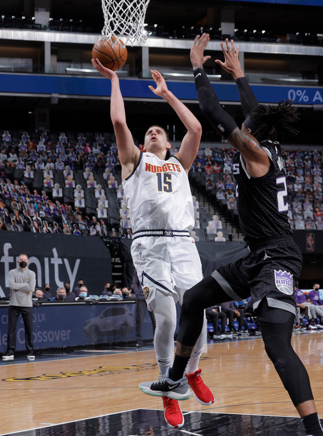 Doinb迎来十赛季高光表现，掘金球迷沸腾！的简单介绍开云体育APP