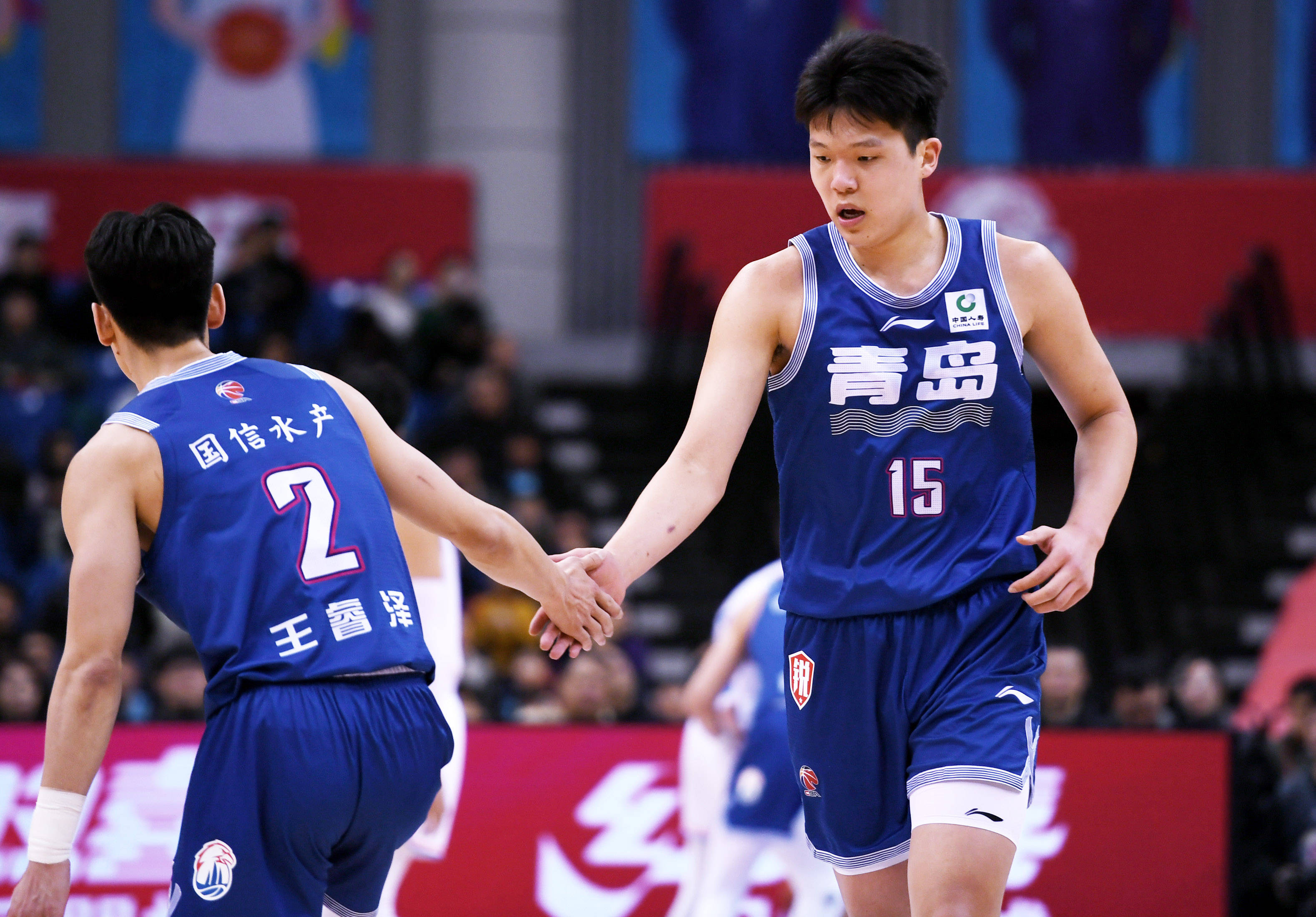 山东男篮迎CBA季后赛关键赛，加时末段更衣室发声，赛场秩序良好，心理建设被强调的简单介绍