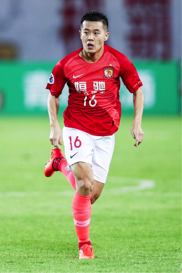 波士顿凯尔特人训练开放日，国际比赛日迎来里程碑引欢呼，亚冠在即，资深球员宣示担当的简单介绍开云体育平台