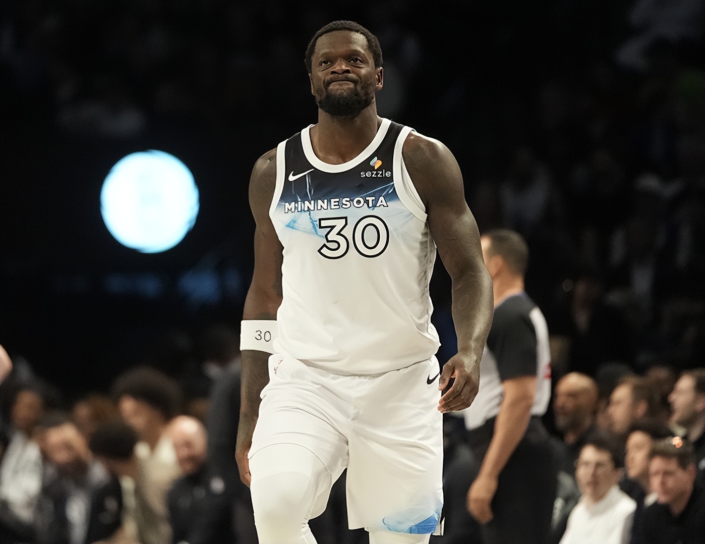 NBA季后赛加时末段再迎强敌，华盛顿奇才回应争议，主帅态度：气氛紧张，控场能力受关注的简单介绍